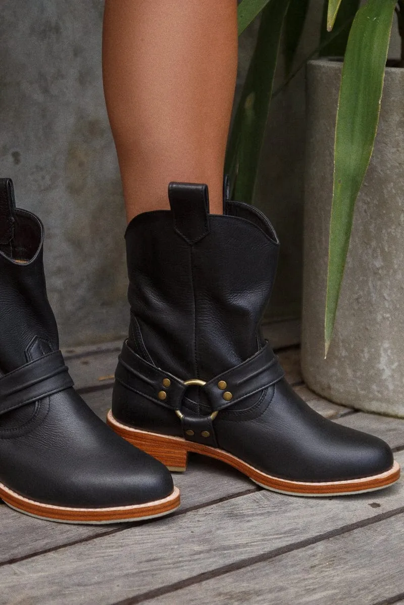 Cali Leather Boots in Black