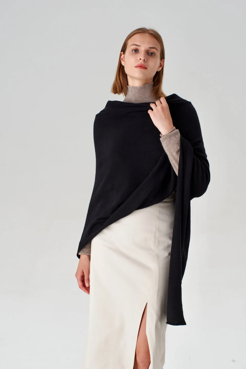 CASHMERE TRAVEL WRAP