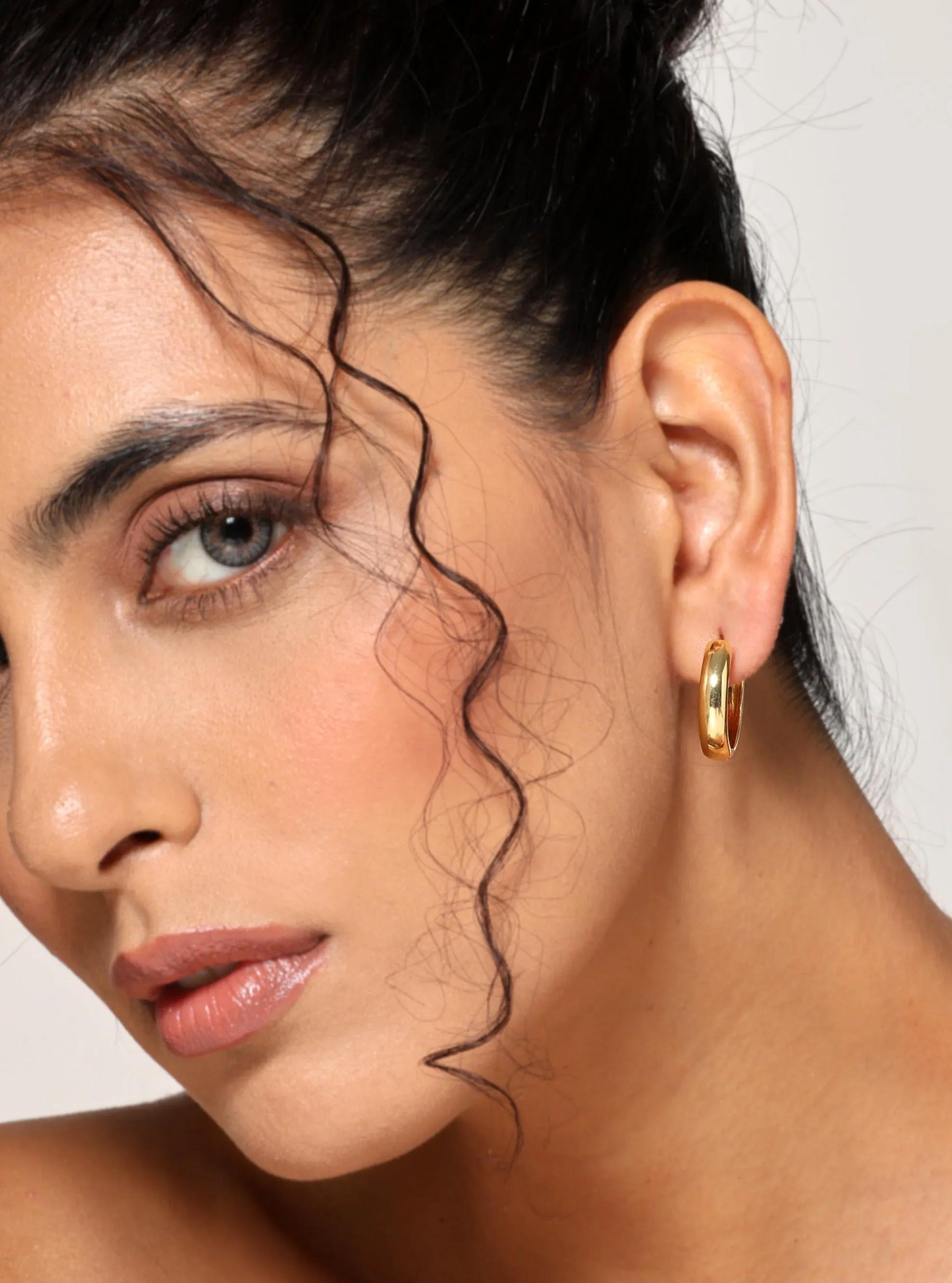 Klissaa Gold Round Hoops