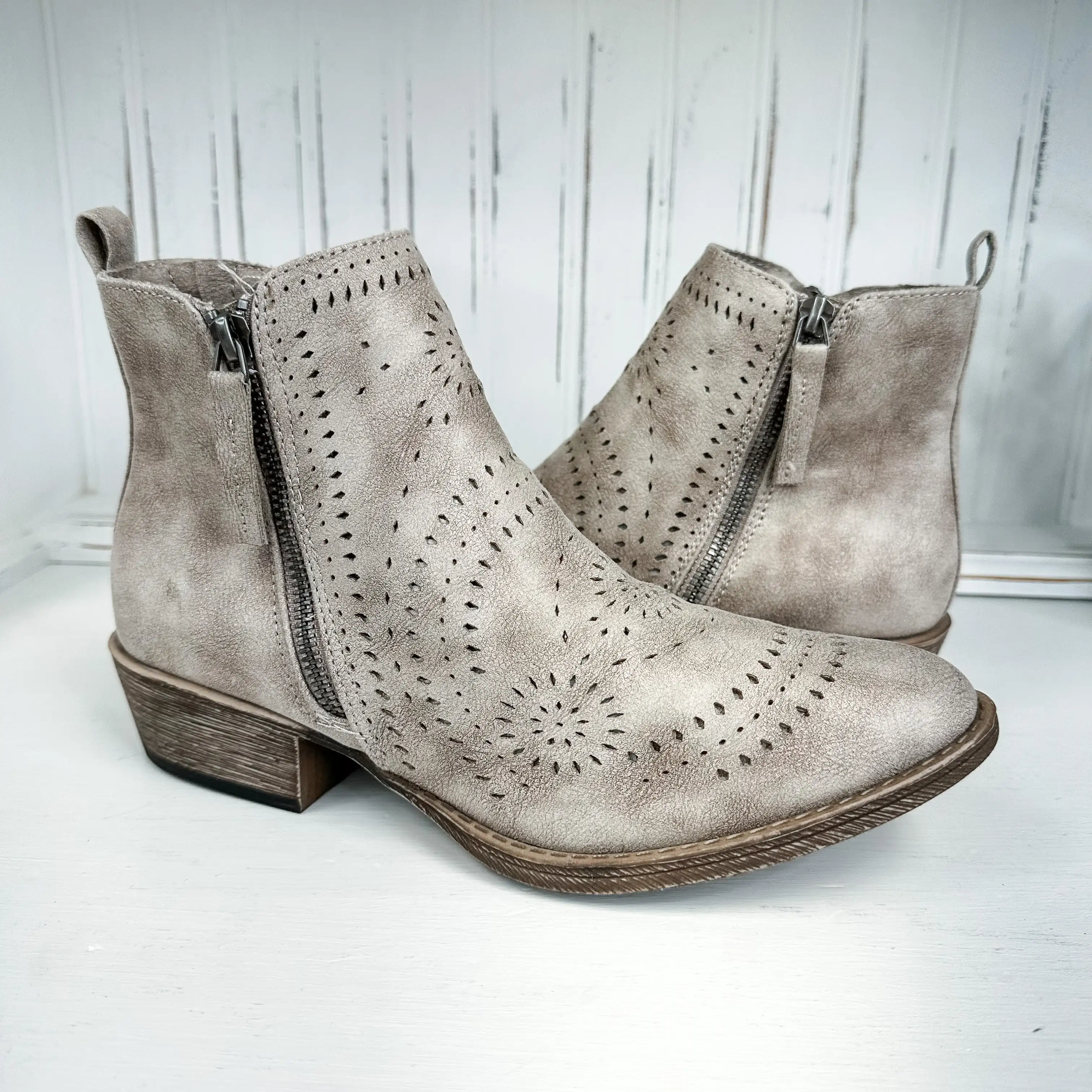 Lisette Bootie - Cream