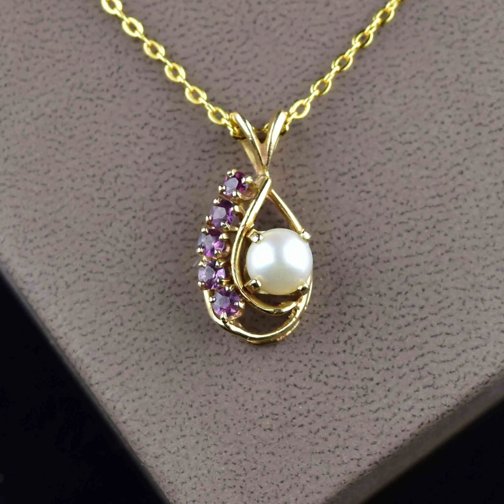 Vintage 14K Gold Amethyst Pearl Pendant Necklace