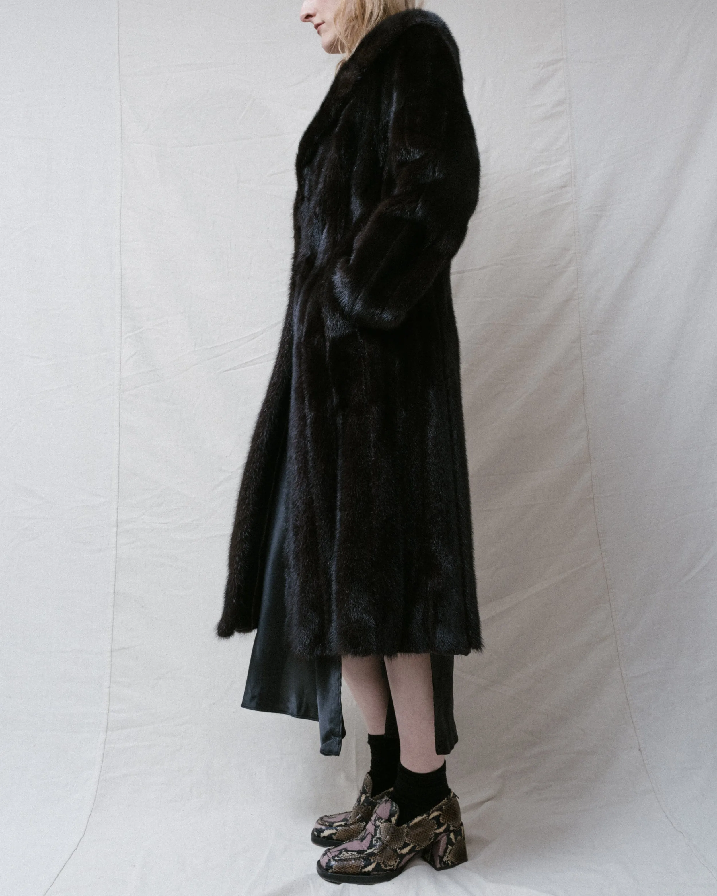 Vintage 70s Chocolate Brown Fur Coat (S/M)